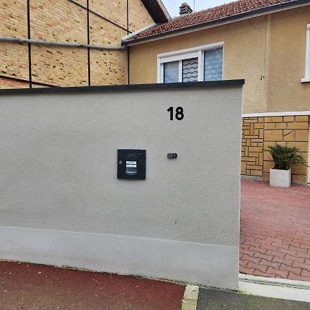 Studio, Pas De Collocation Possible Warmeriville Екстериор снимка