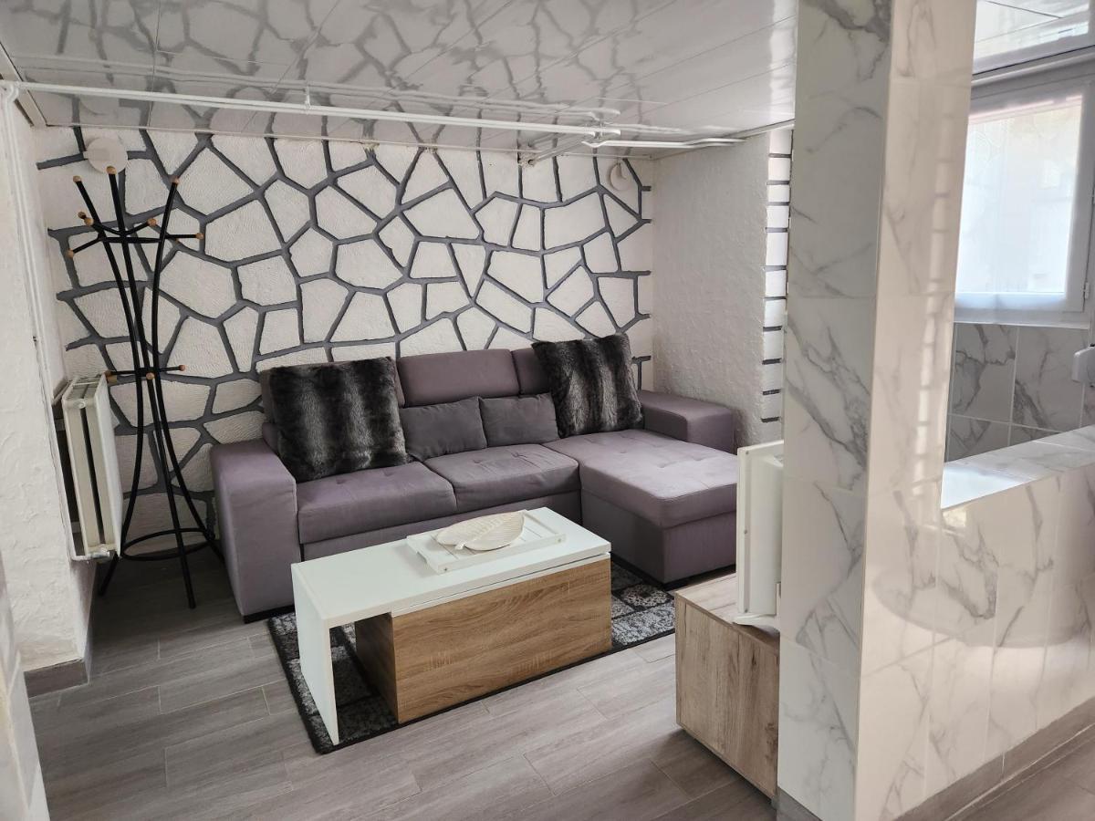 Studio, Pas De Collocation Possible Warmeriville Екстериор снимка