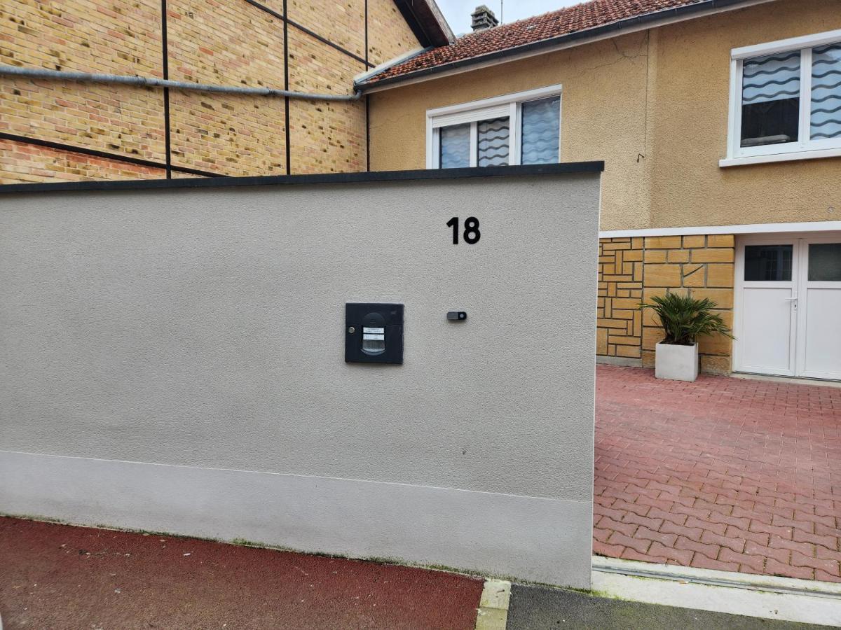 Studio, Pas De Collocation Possible Warmeriville Екстериор снимка