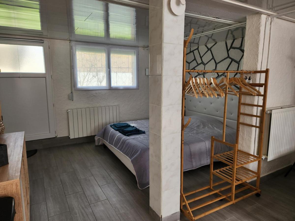 Studio, Pas De Collocation Possible Warmeriville Екстериор снимка